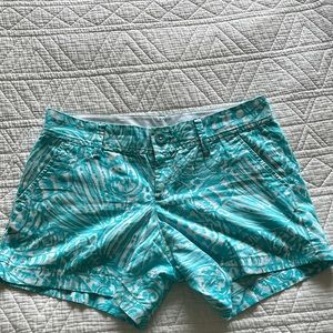Lilly Pulitzer Callahan shorts- no flaws. Fits TTS